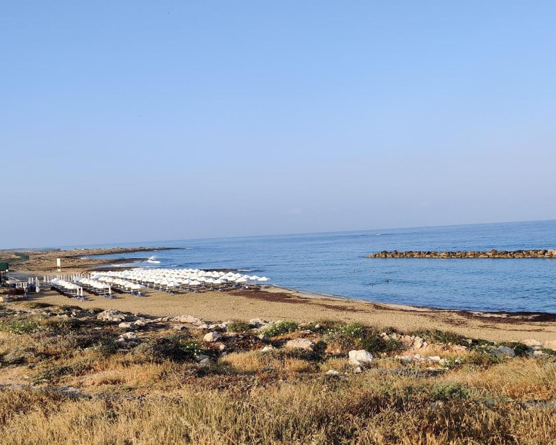 Lovely 1-Bedroom Unit @ Fabulous Location Paphos Exteriör bild